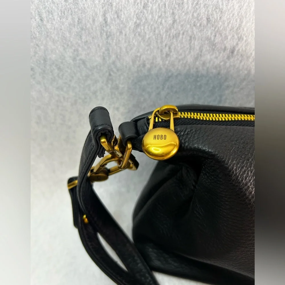 Hobo Black Leather Shoulder Bag - Picture 2 of 7